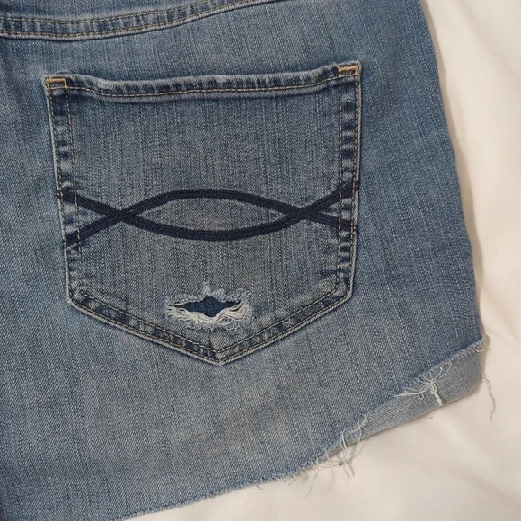 Abercrombie & Fitch High Rise Medium Destroy Short, Color Blue Size 30 - Picture 11 of 15